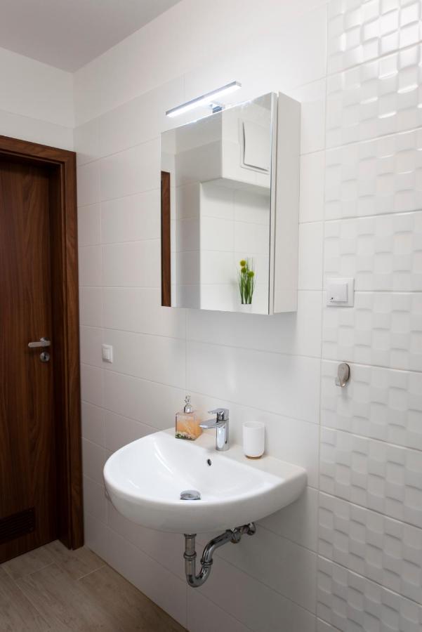 Lovely Apartman- Free Parking 佩奇 外观 照片