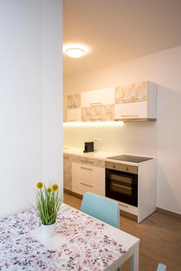 Lovely Apartman- Free Parking 佩奇 外观 照片