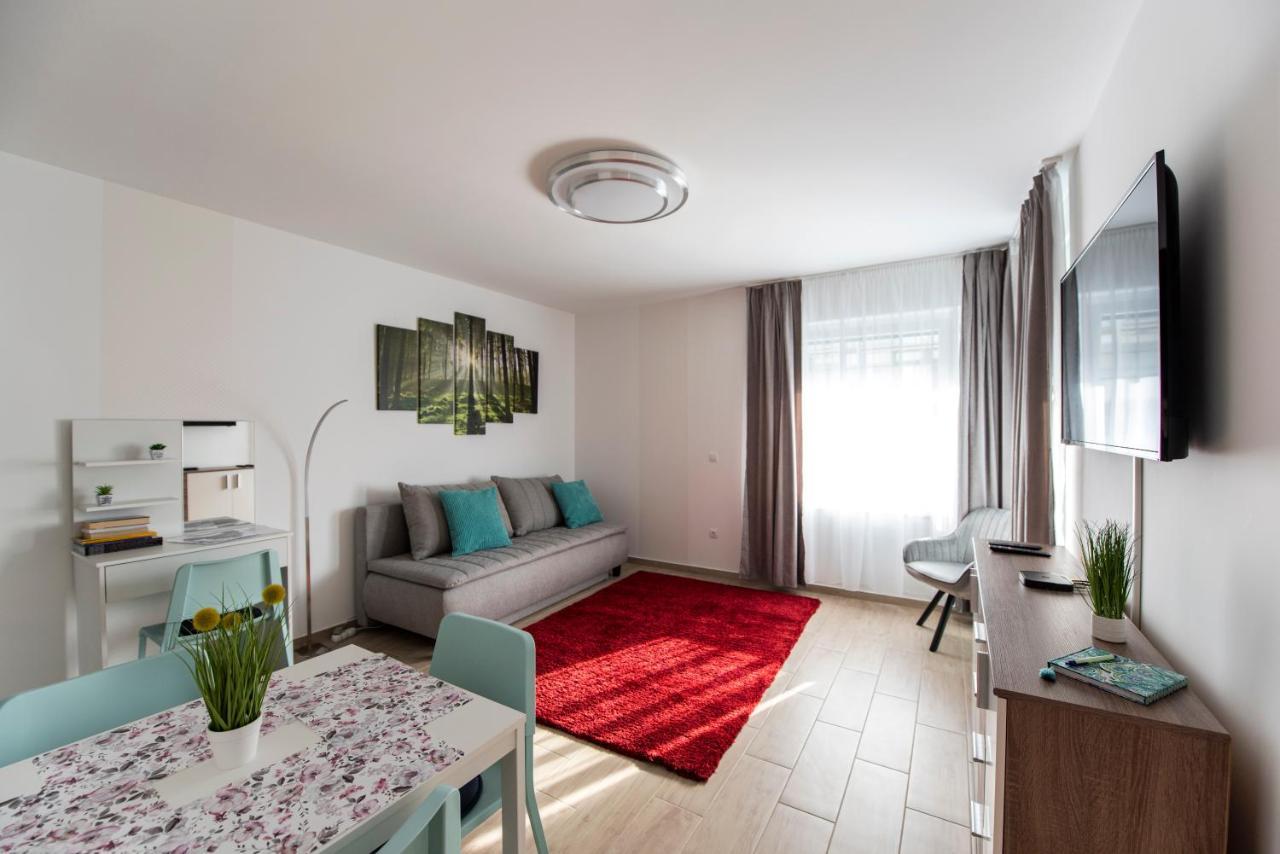 Lovely Apartman- Free Parking 佩奇 外观 照片