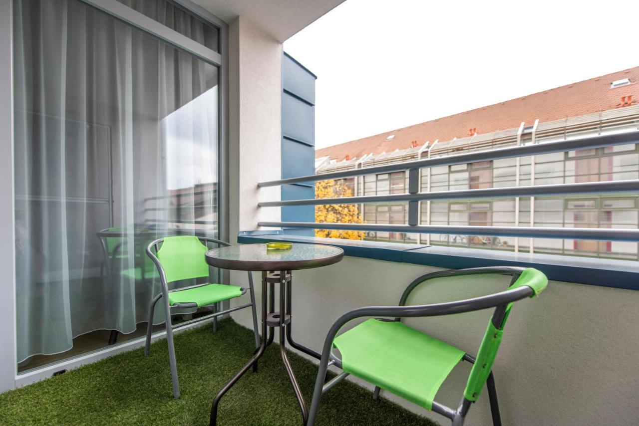Lovely Apartman- Free Parking 佩奇 外观 照片
